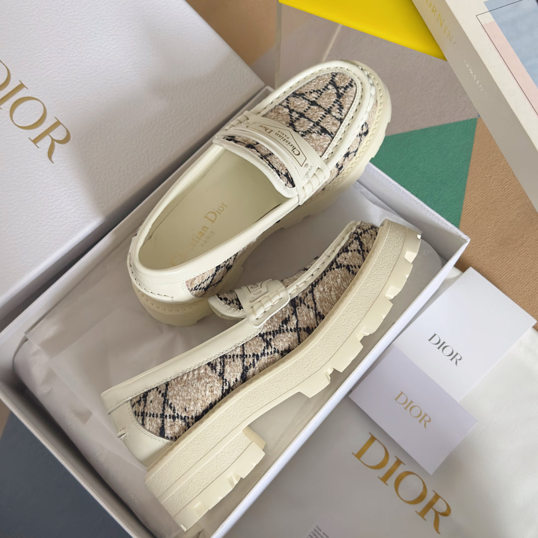 250501 New high-end, simple and fashionable loafers for girls