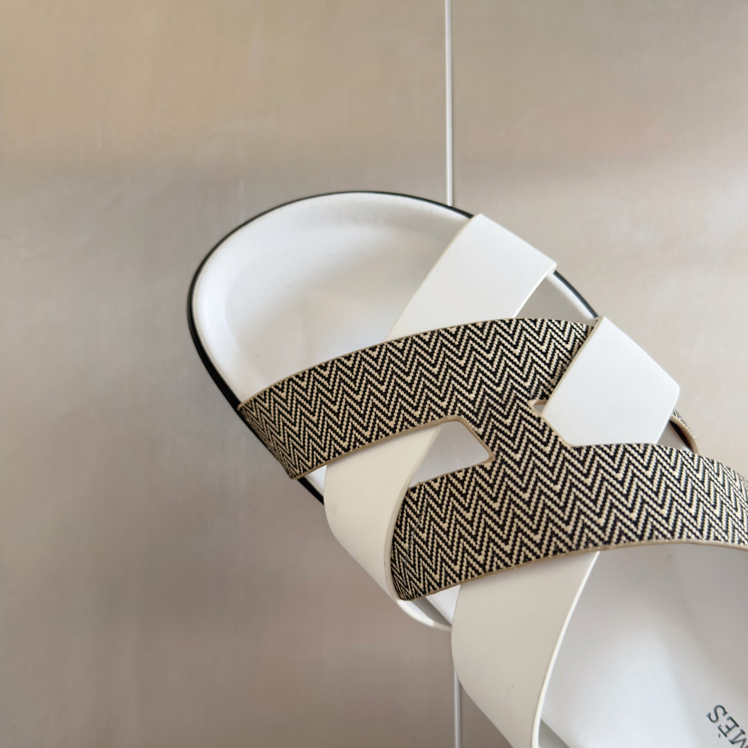 250501 New top-of-the-line simple cross-woven strap slippers