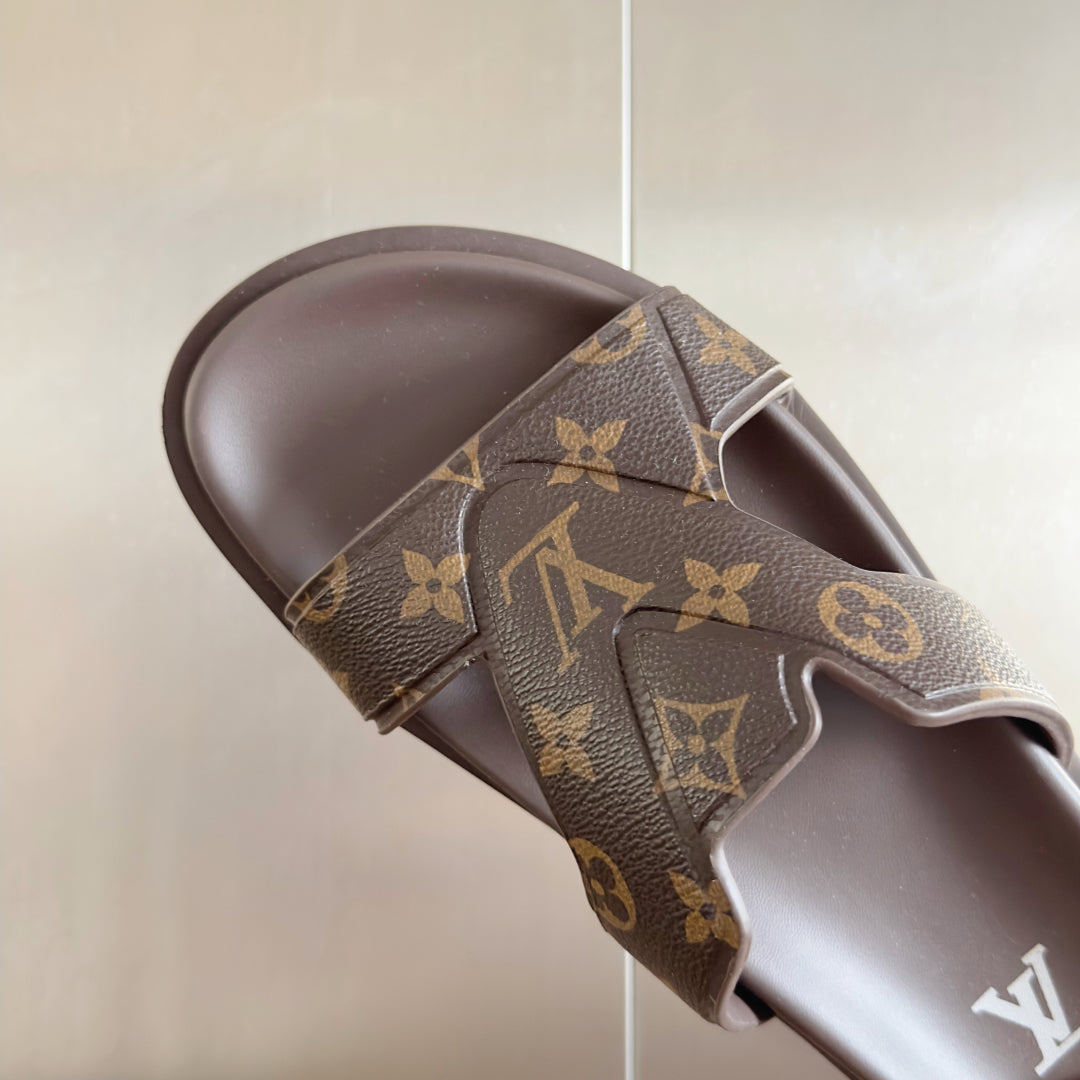 250501 New top-quality, simple and fashionable slippers