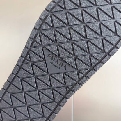 250507 New high-quality height-increasing fashionable classic slippers