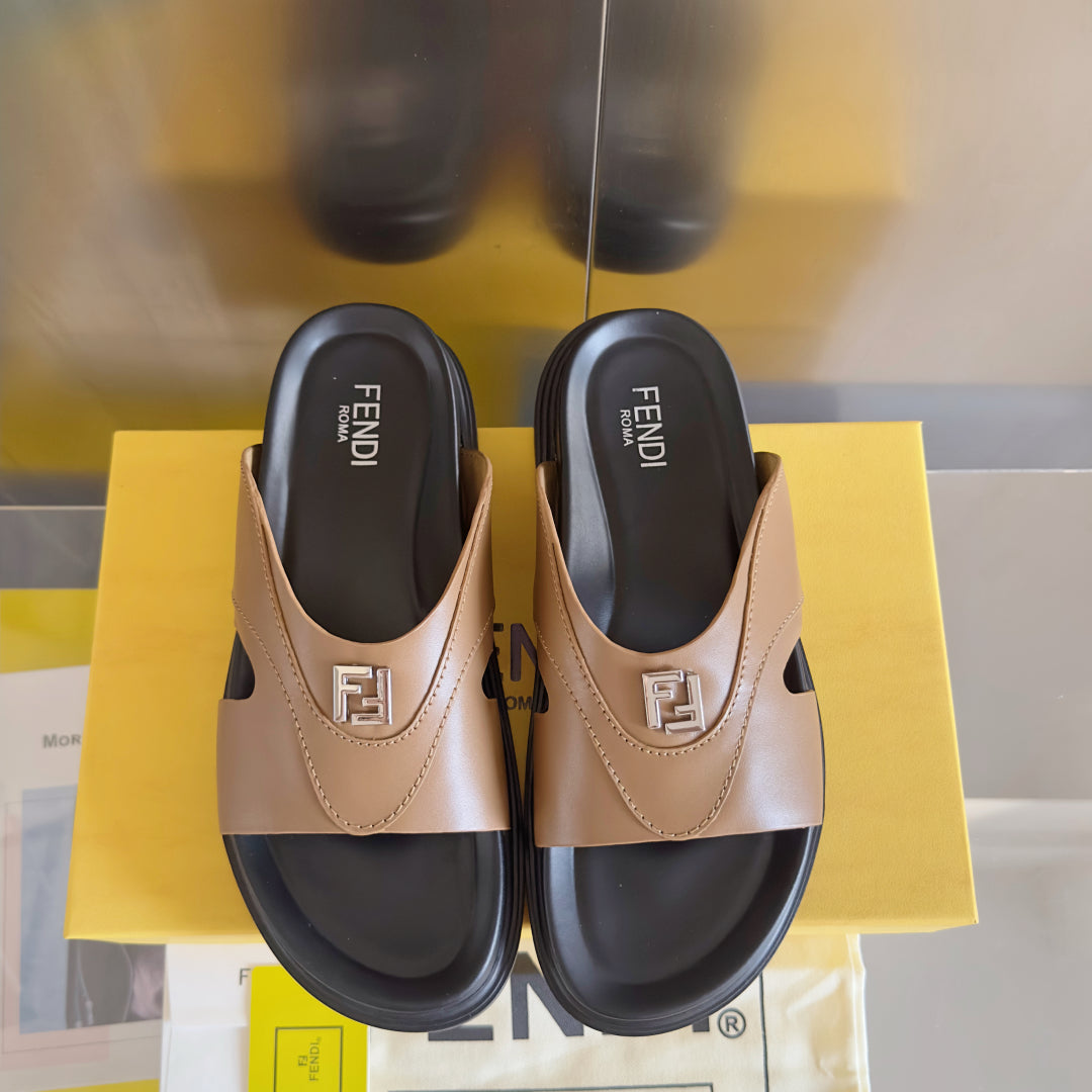 250507 New high-quality thick-soled embossed anti-slip slippers