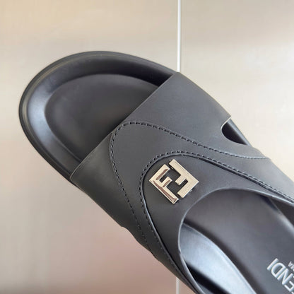 250507 New high-quality thick-soled embossed anti-slip slippers