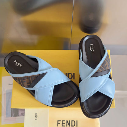 250507 New high-quality thick-soled embossed anti-slip slippers