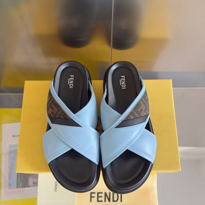 250507 New high-quality thick-soled embossed anti-slip slippers