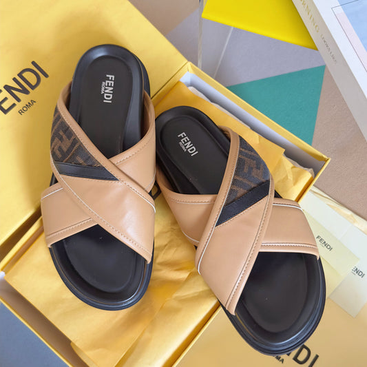 250507 New high-quality thick-soled embossed anti-slip slippers