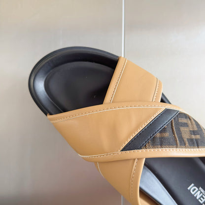 250507 New high-quality thick-soled embossed anti-slip slippers