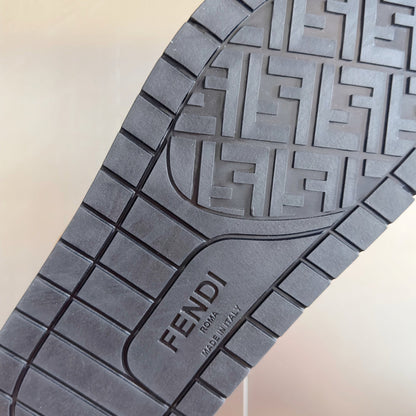 250507 New high-quality thick-soled embossed anti-slip slippers