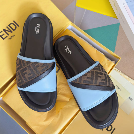 250507 New high-quality thick-soled embossed anti-slip slippers