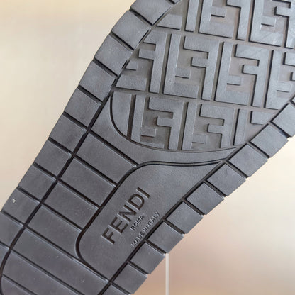 250507 New high-quality thick-soled embossed anti-slip slippers