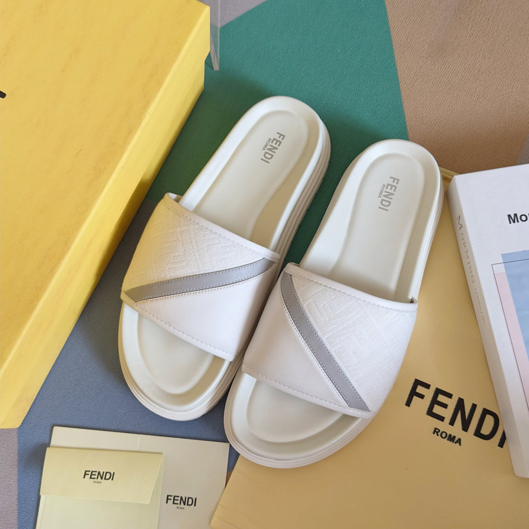 250507 New high-quality thick-soled embossed anti-slip slippers