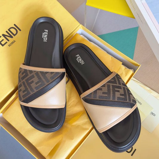 250507 New high-quality thick-soled embossed anti-slip slippers