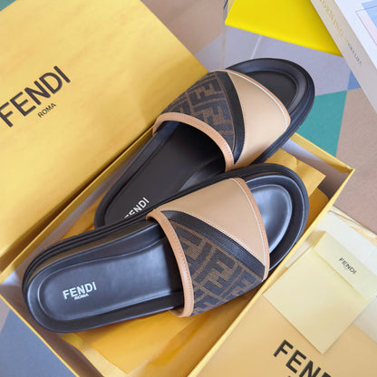 250507 New high-quality thick-soled embossed anti-slip slippers