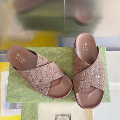 250507 New high-quality thick-soled embossed slippers