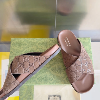 250507 New high-quality thick-soled embossed slippers