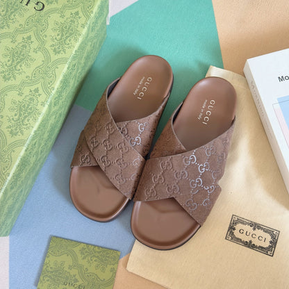250507 New high-quality thick-soled embossed slippers