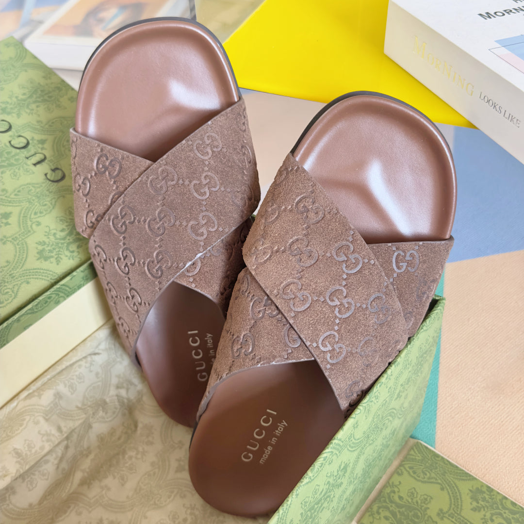 250507 New high-quality thick-soled embossed slippers
