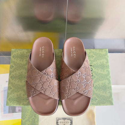 250507 New high-quality thick-soled embossed slippers