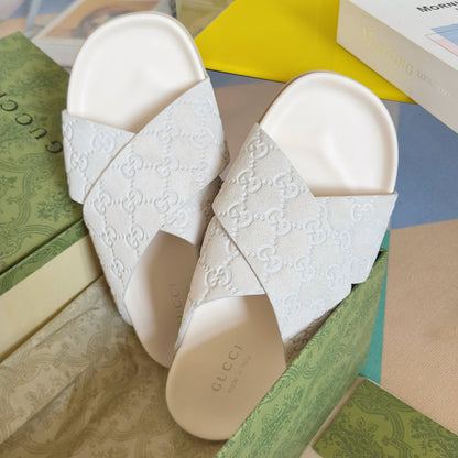 250507 New high-quality thick-soled embossed slippers