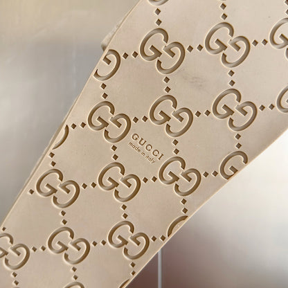 250507 New high-quality thick-soled embossed slippers