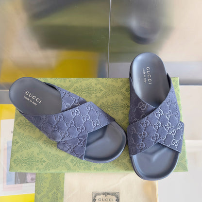 250507 New high-quality thick-soled embossed slippers
