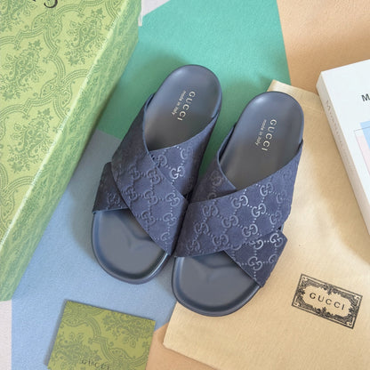250507 New high-quality thick-soled embossed slippers