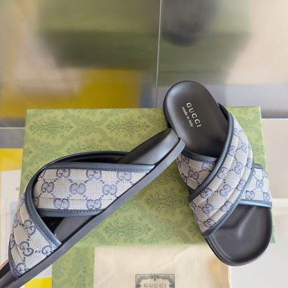 250507 New high-quality thick-soled embossed slippers