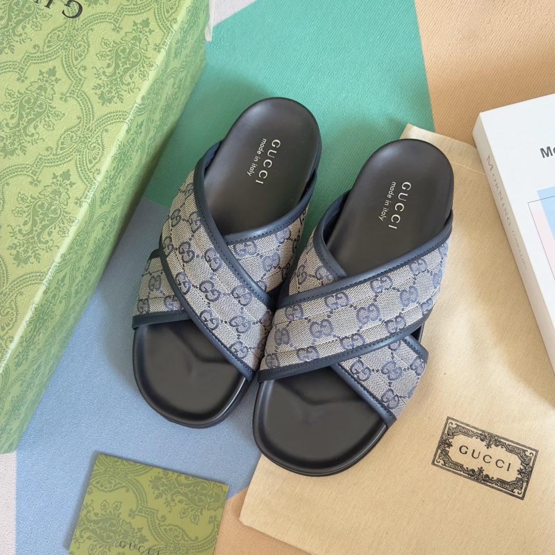 250507 New high-quality thick-soled embossed slippers