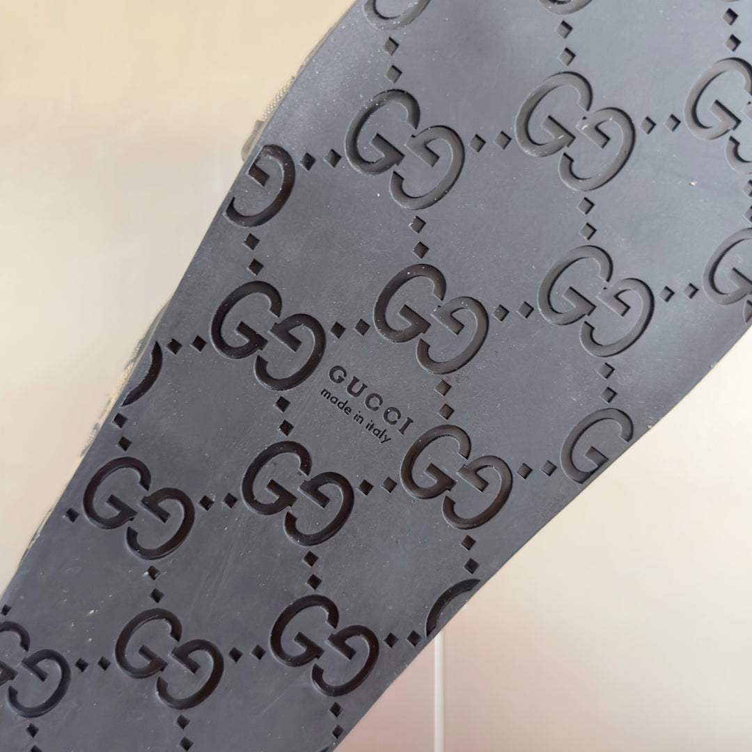 250507 New high-quality thick-soled embossed slippers