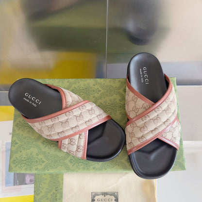250507 New high-quality thick-soled embossed slippers
