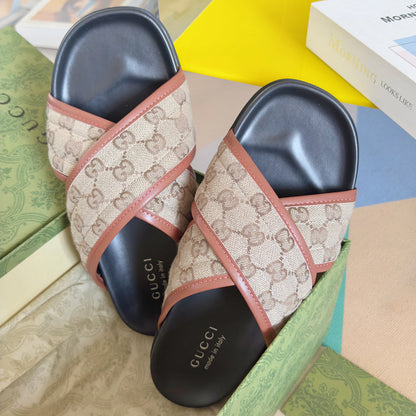 250507 New high-quality thick-soled embossed slippers