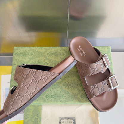 250507 New high-quality thick-soled embossed slippers