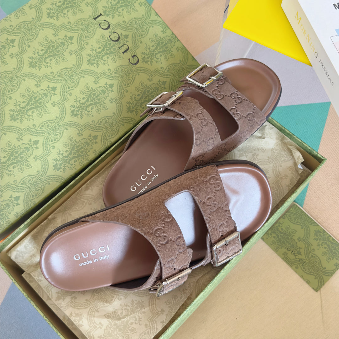 250507 New high-quality thick-soled embossed slippers