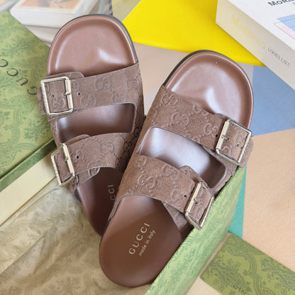 250507 New high-quality thick-soled embossed slippers