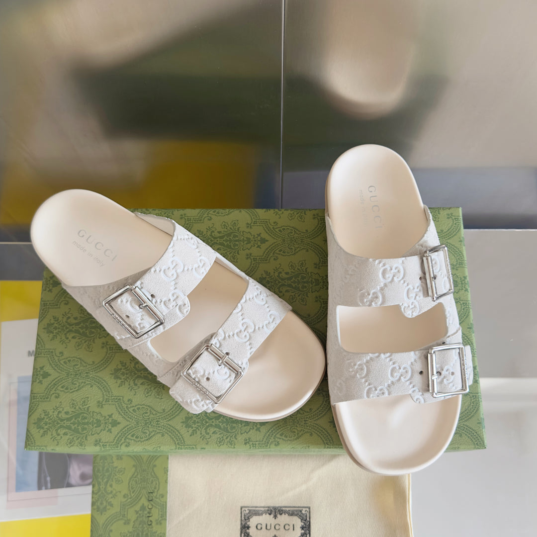 250507 New high-quality thick-soled embossed slippers