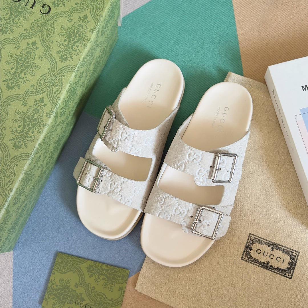 250507 New high-quality thick-soled embossed slippers