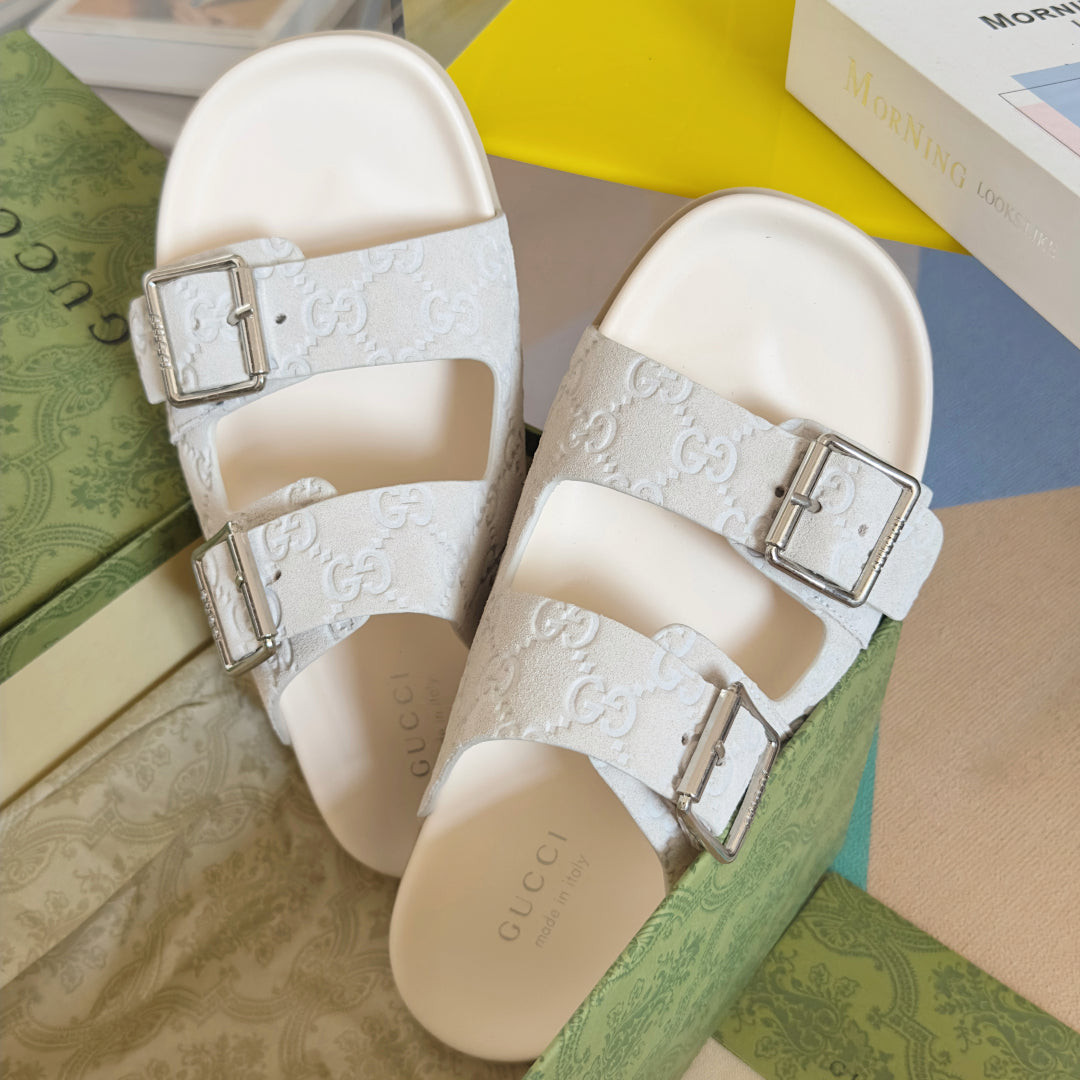 250507 New high-quality thick-soled embossed slippers