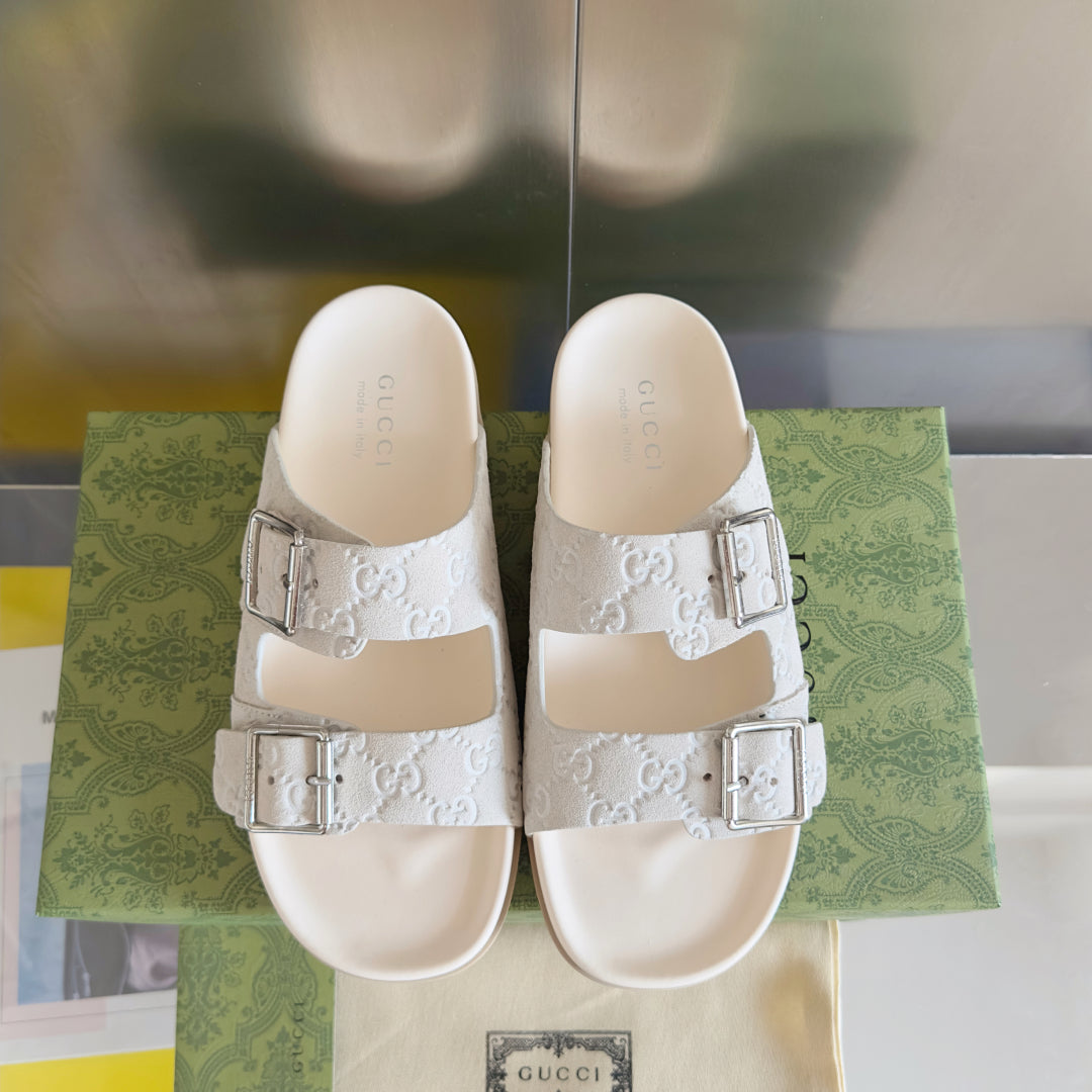 250507 New high-quality thick-soled embossed slippers