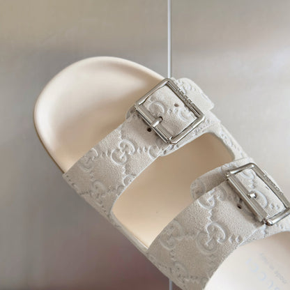 250507 New high-quality thick-soled embossed slippers