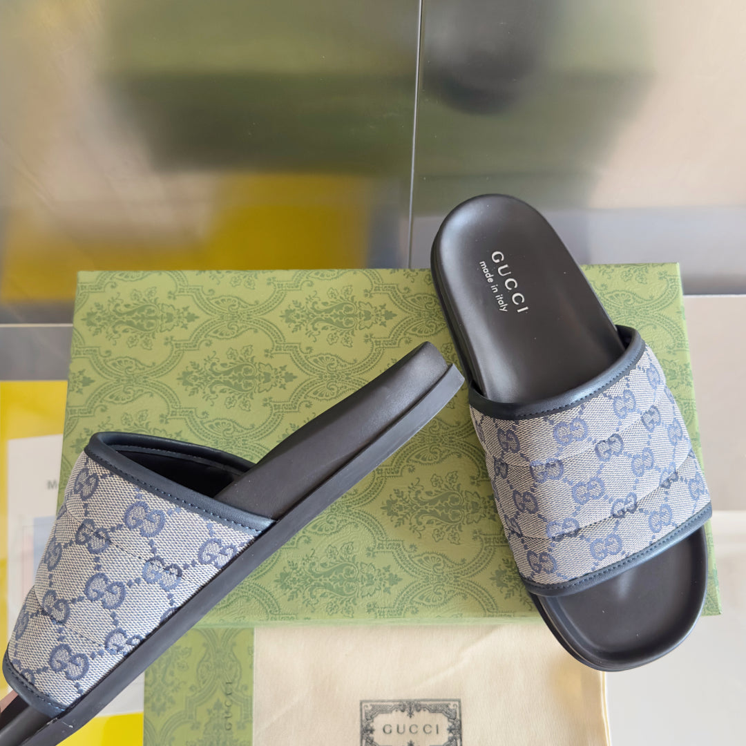 250507 New high-quality thick-soled embossed slippers