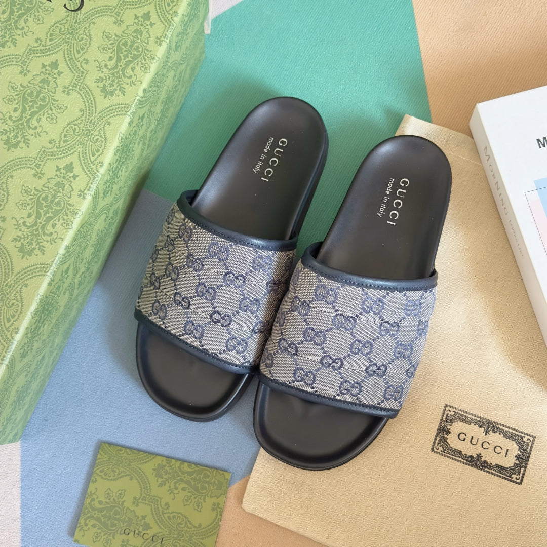 250507 New high-quality thick-soled embossed slippers