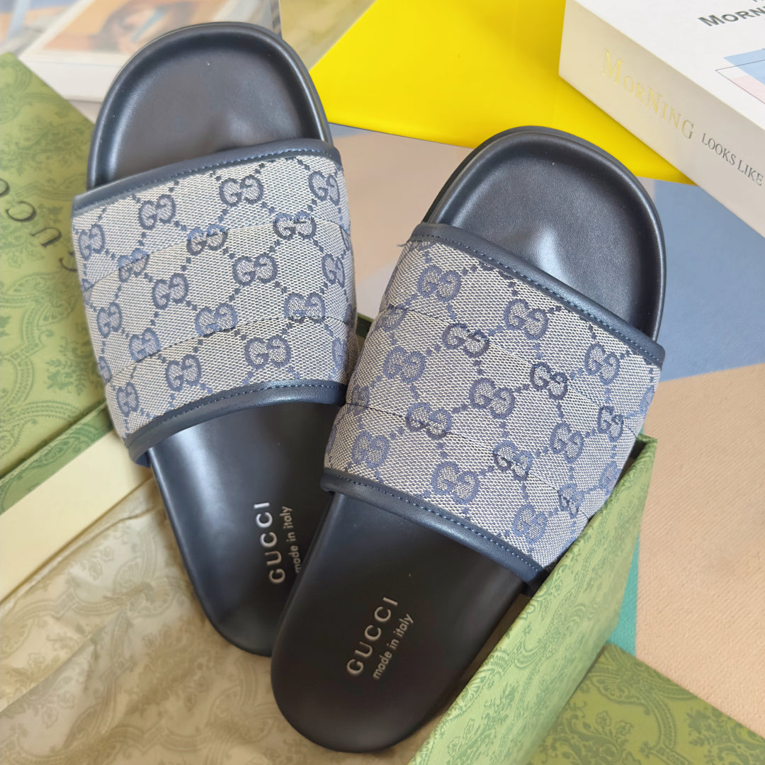 250507 New high-quality thick-soled embossed slippers