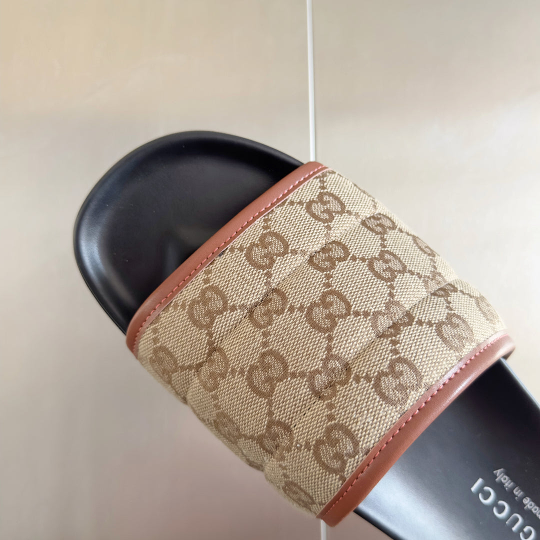 250507 New high-quality thick-soled embossed slippers