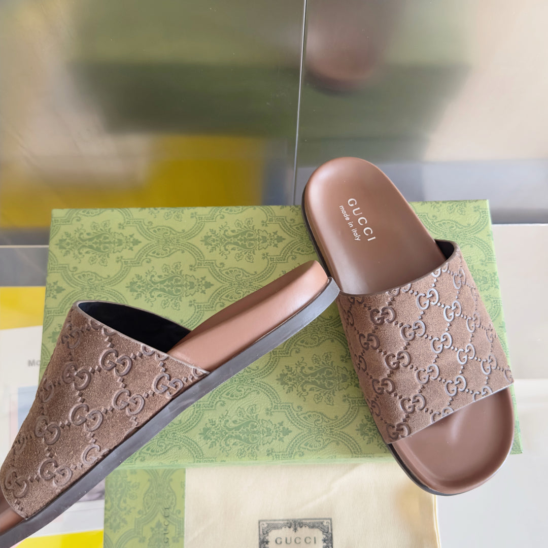 250507 New high-quality thick-soled embossed slippers