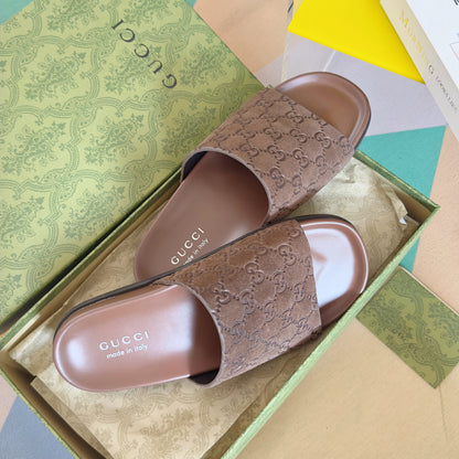 250507 New high-quality thick-soled embossed slippers