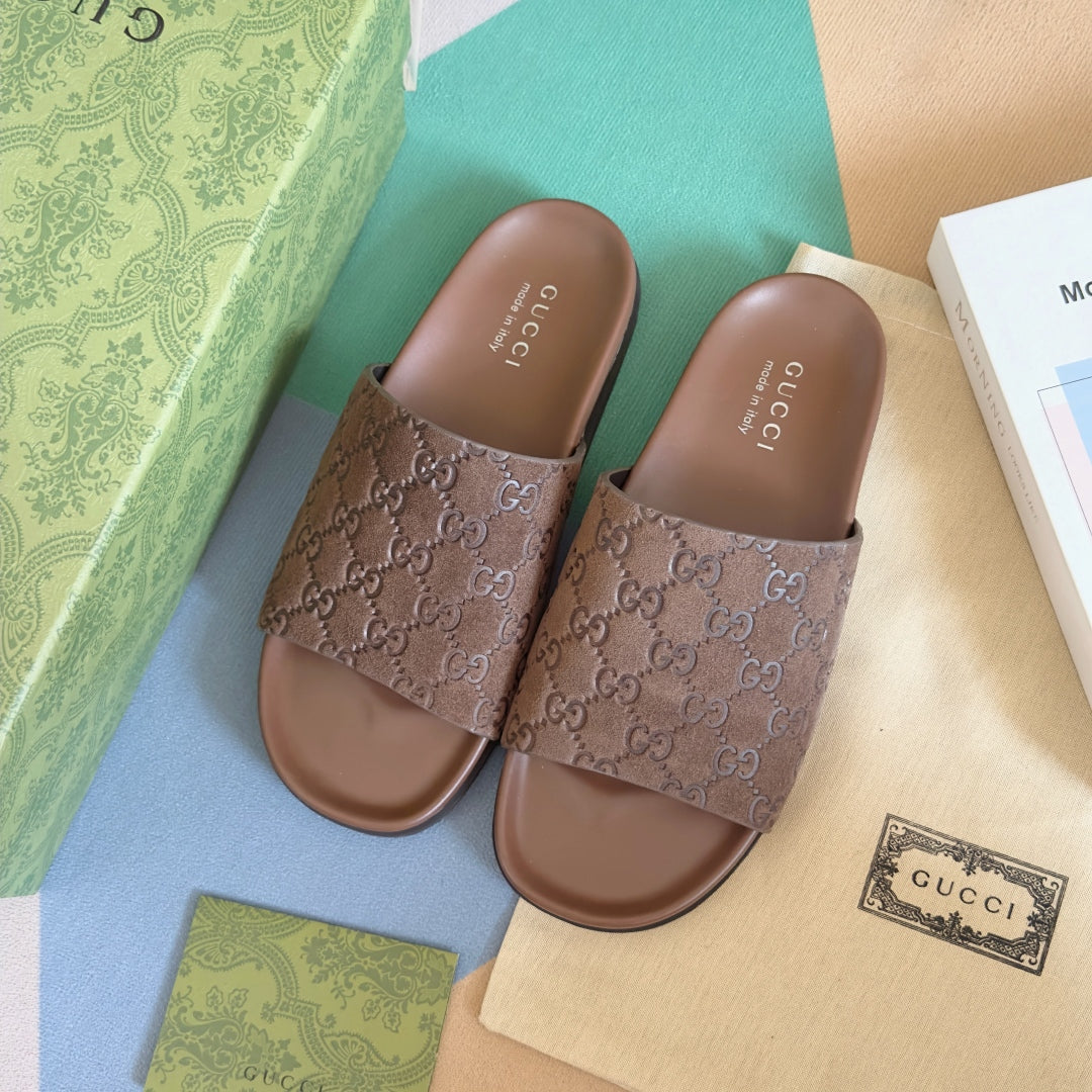 250507 New high-quality thick-soled embossed slippers