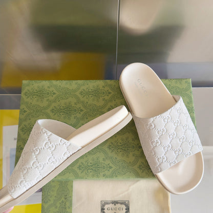 250507 New high-quality thick-soled embossed slippers