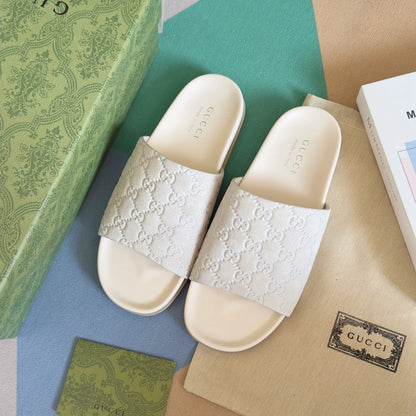 250507 New high-quality thick-soled embossed slippers