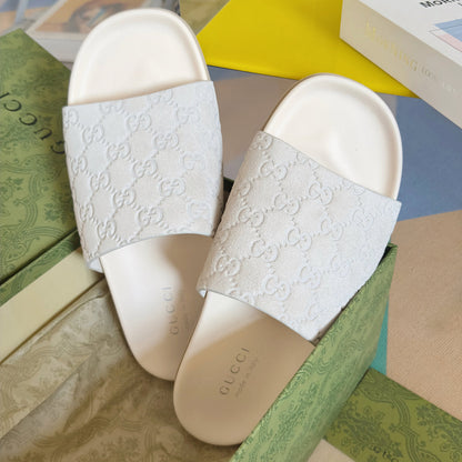 250507 New high-quality thick-soled embossed slippers