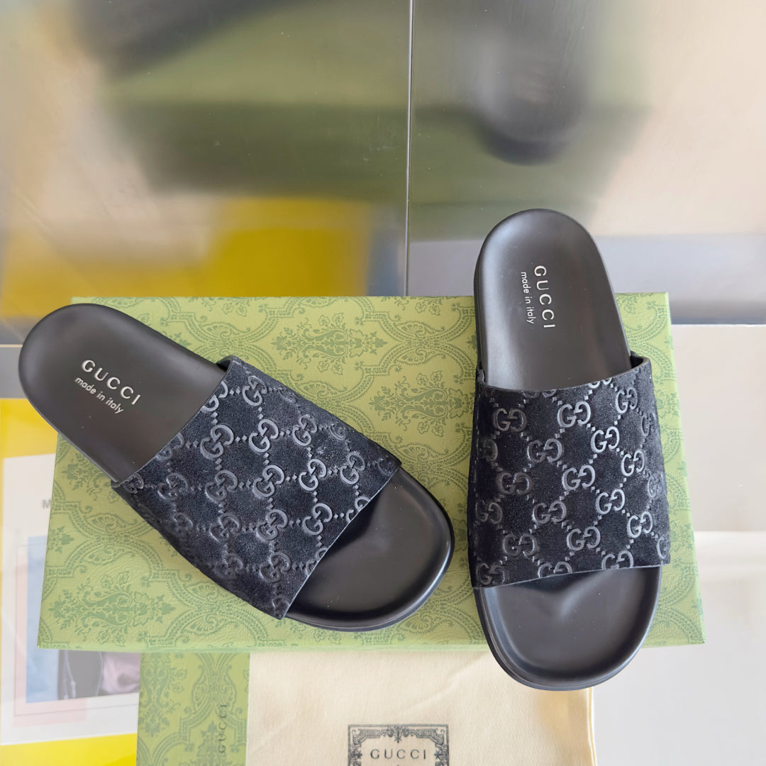 250507 New high-quality thick-soled embossed slippers