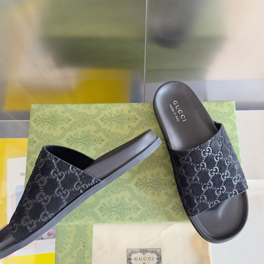 250507 New high-quality thick-soled embossed slippers